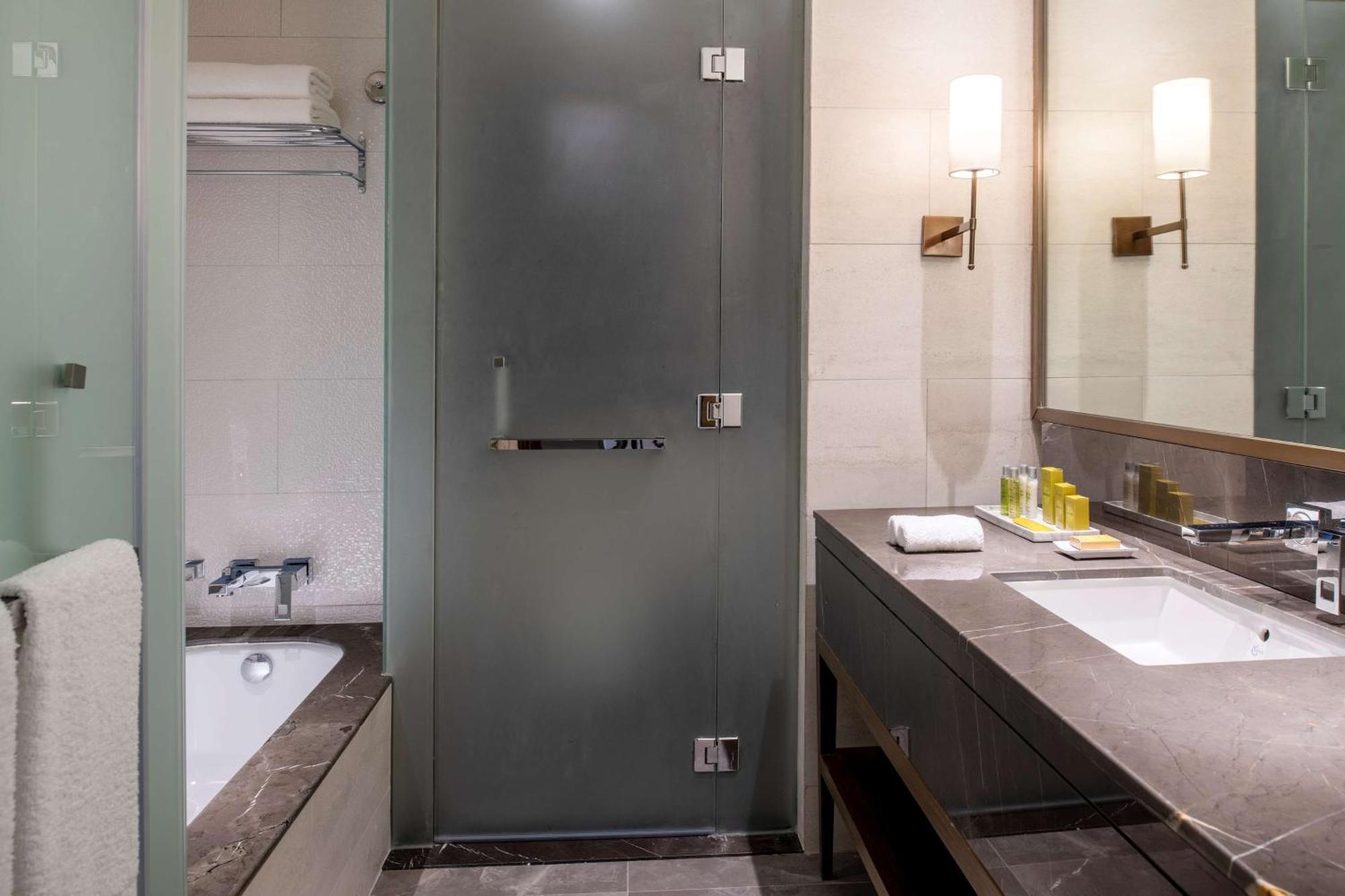 Doubletree Suites By Hilton - Riyadh Financial District Eksteriør bilde